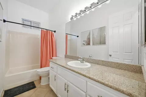 Bath - 48423 Hepburn Dr, Indio, CA 92201 photo 1 of 5