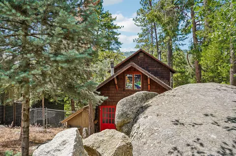 53580 Country Club Dr, Idyllwild, CA 92549