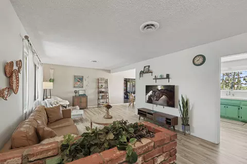 7603 Fox Trl, Yucca Valley, CA 92284 photo 2