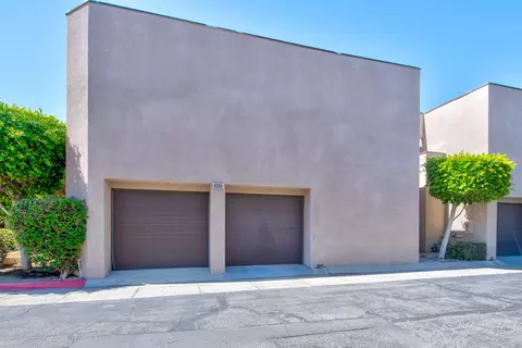 969 Village Sq N, Palm Springs, CA 92262