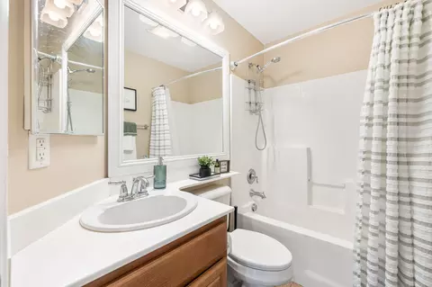 Bath - 79805 Camden Dr, Indio, CA 92203 photo 5 of 5