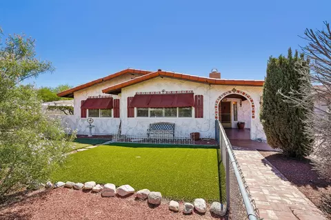 6817 Warren Vista Ave, Yucca Valley, CA 92284