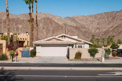 51555 Eisenhower Dr, La Quinta, CA 92253 photo 2