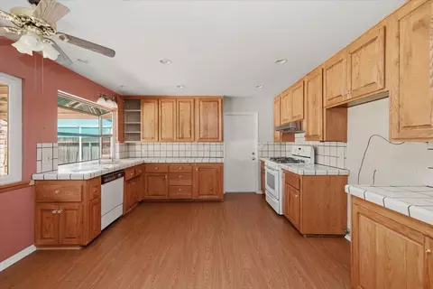230 E Sunset Dr N, Redlands, CA 92373 photo 14