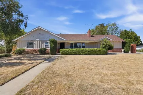 230 E Sunset Dr N, Redlands, CA 92373 photo 2