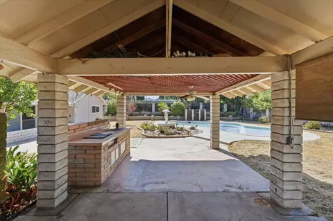 230 E Sunset Dr N, Redlands, CA 92373 photo 40