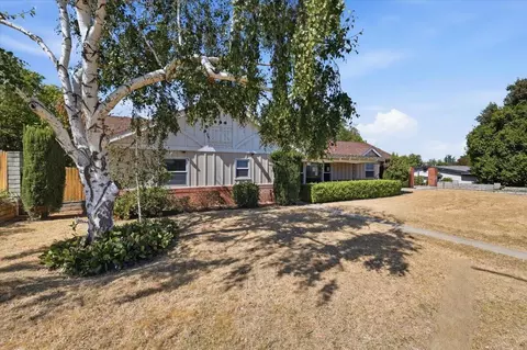 230 E Sunset Dr N, Redlands, CA 92373 photo 4