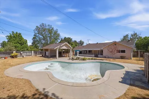 230 E Sunset Dr N, Redlands, CA 92373 photo 29