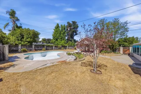 230 E Sunset Dr N, Redlands, CA 92373 photo 32