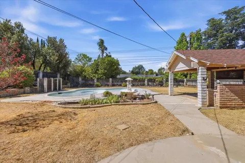230 E Sunset Dr N, Redlands, CA 92373 photo 31