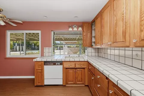 230 E Sunset Dr N, Redlands, CA 92373 photo 18