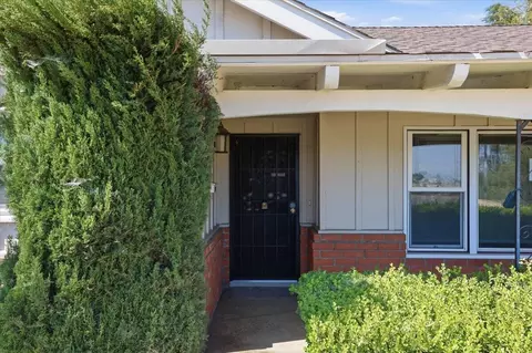 230 E Sunset Dr N, Redlands, CA 92373 photo 6