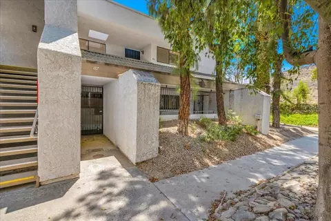 5301 E Waverly Dr, Palm Springs, CA 92264