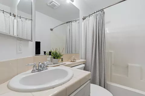 Bath - 80051 Durwent Dr, Indio, CA 92203 photo 1 of 8