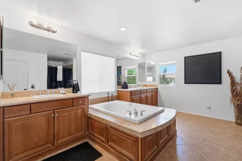 Bath - 80051 Durwent Dr, Indio, CA 92203 photo 6 of 8