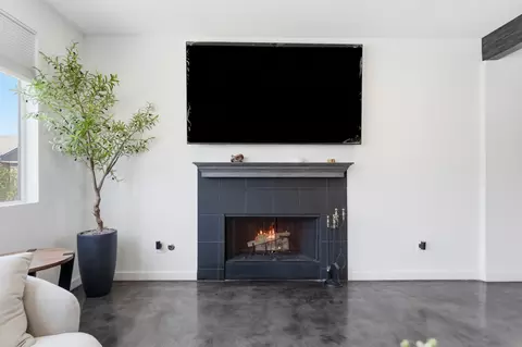 Living - 80051 Durwent Dr, Indio, CA 92203 photo 5 of 5