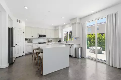Kitchen - 80051 Durwent Dr, Indio, CA 92203 photo 2 of 8
