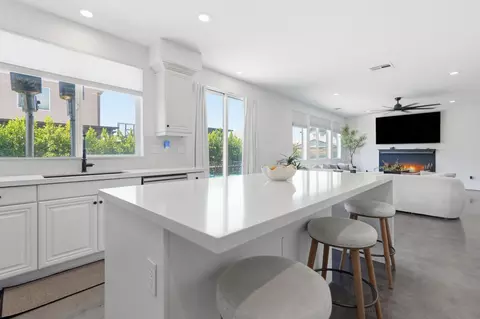 Kitchen - 80051 Durwent Dr, Indio, CA 92203 photo 4 of 8