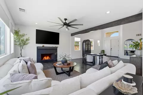 Living - 80051 Durwent Dr, Indio, CA 92203 photo 4 of 5