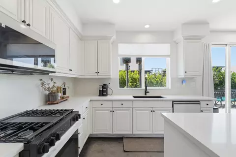 Kitchen - 80051 Durwent Dr, Indio, CA 92203 photo 8 of 8
