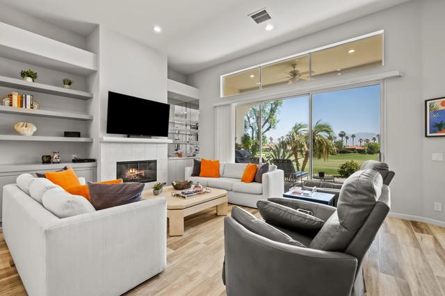260 Tomahawk Dr, Palm Desert, CA 92211