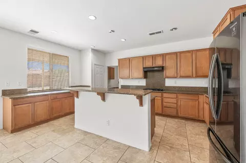 Kitchen - 40376 Padova Dr, Indio, CA 92203 photo 5 of 5