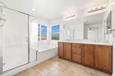 Bath - 40376 Padova Dr, Indio, CA 92203 photo 3 of 7