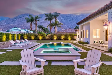 595 E Bogert Trl, Palm Springs, CA 92264
