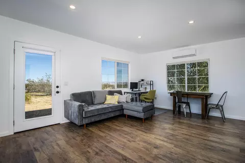 Living - 61186 Sespe St, Landers, CA 92285 photo 4 of 5