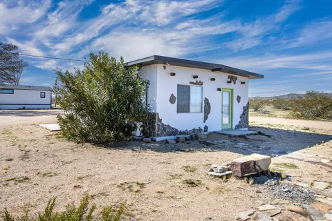 Exterior - 61186 Sespe St, Landers, CA 92285 photo 17 of 17