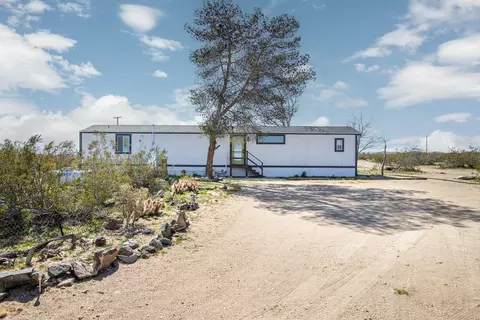 Exterior - 61186 Sespe St, Landers, CA 92285 photo 3 of 17