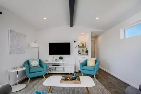 Living - 61186 Sespe St, Landers, CA 92285 photo 3 of 5