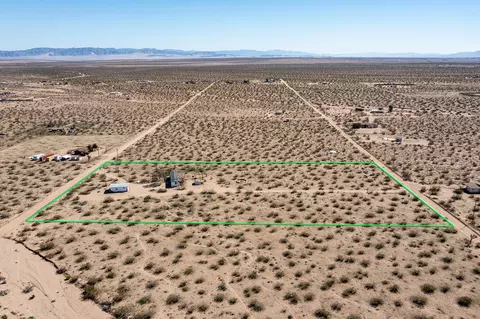 View/Area - 61186 Sespe St, Landers, CA 92285 photo 4 of 10