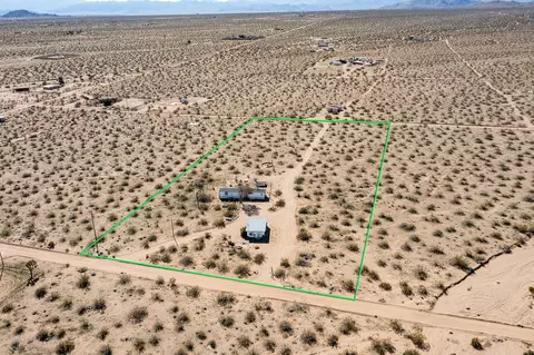 View/Area - 61186 Sespe St, Landers, CA 92285 photo 3 of 10