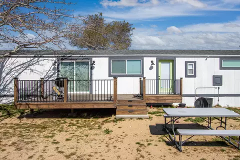 Exterior - 61186 Sespe St, Landers, CA 92285 photo 14 of 17