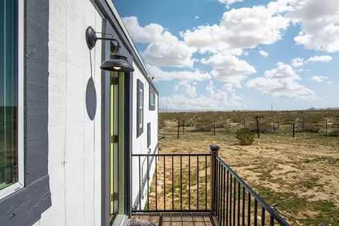 Exterior - 61186 Sespe St, Landers, CA 92285 photo 6 of 17