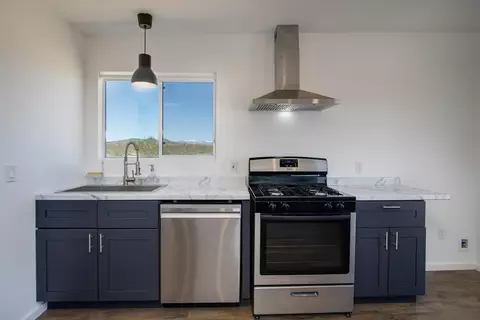 Kitchen - 61186 Sespe St, Landers, CA 92285 photo 5 of 5