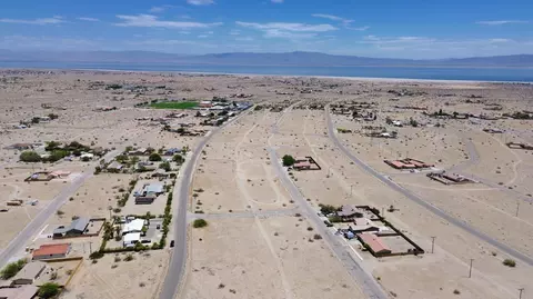 2304 Shore Hawk Ave, Thermal, CA 92274 photo 2