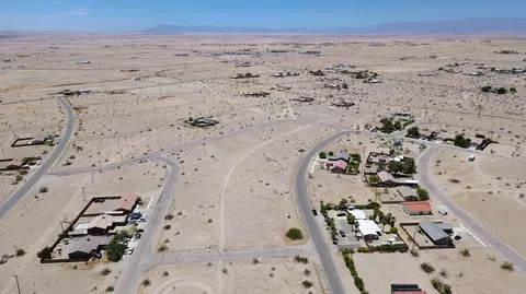 2304 Shore Hawk Ave, Thermal, CA 92274 photo 5