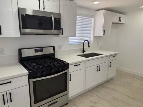 Kitchen - 788 Cambria Ave, Landers, CA 92285 photo 3 of 6