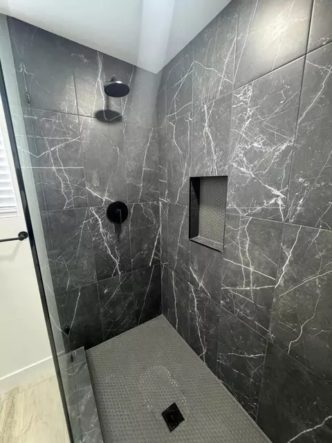 Bath - 788 Cambria Ave, Landers, CA 92285 photo 3 of 4