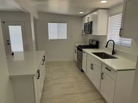 Kitchen - 788 Cambria Ave, Landers, CA 92285 photo 1 of 6