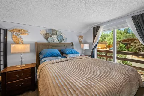 Bedroom - 819 Holmes Ln, Sugarloaf, CA 92386 photo 5 of 12