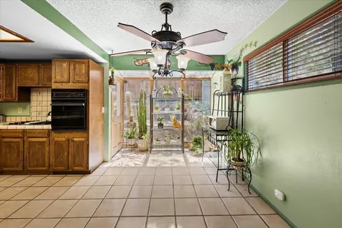 Entry Way - 819 Holmes Ln, Sugarloaf, CA 92386 photo 2 of 2