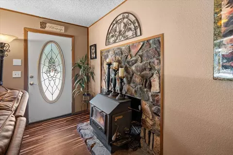 Entry Way - 819 Holmes Ln, Sugarloaf, CA 92386 photo 1 of 2