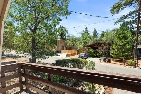 Exterior - 819 Holmes Ln, Sugarloaf, CA 92386 photo 5 of 12