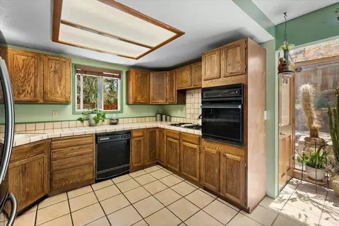 Kitchen - 819 Holmes Ln, Sugarloaf, CA 92386 photo 1 of 3