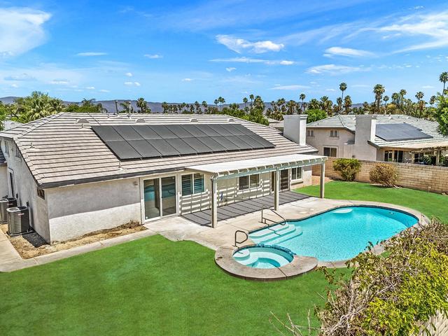 76 Sutton Pl S, Palm Desert, CA 92211