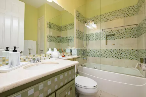 Bath - 60463 Juniper Ln, La Quinta, CA 92253 photo 3 of 3