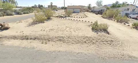 72425 Cactus Dr, Twentynine Palms, CA 92277 photo 2